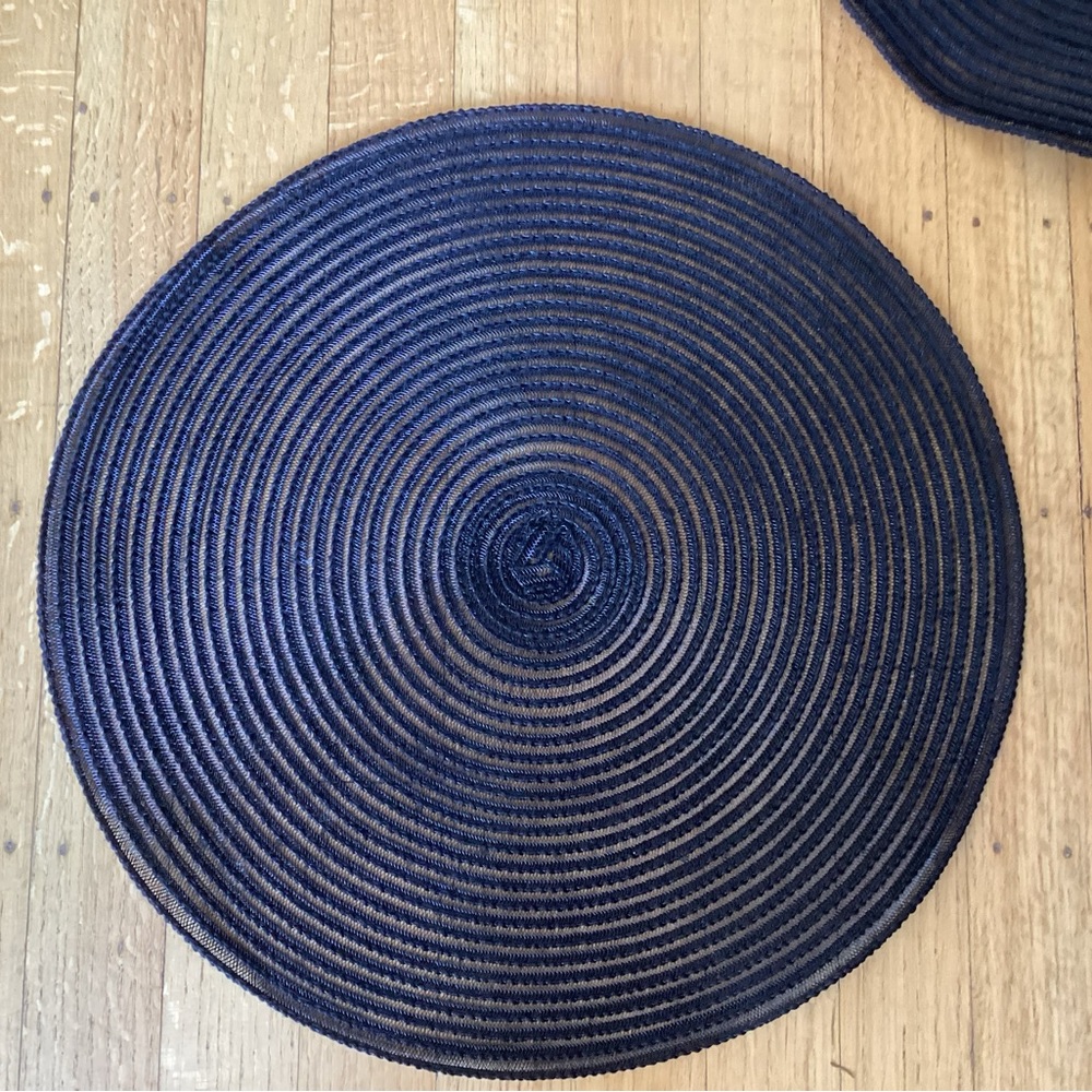 12 Round Black Woven Placemats